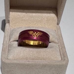 🦸‍♀️✨ Cool Enso x Wonder Woman Stretch Ring – Power Meets Style! ✨🦸‍♀️